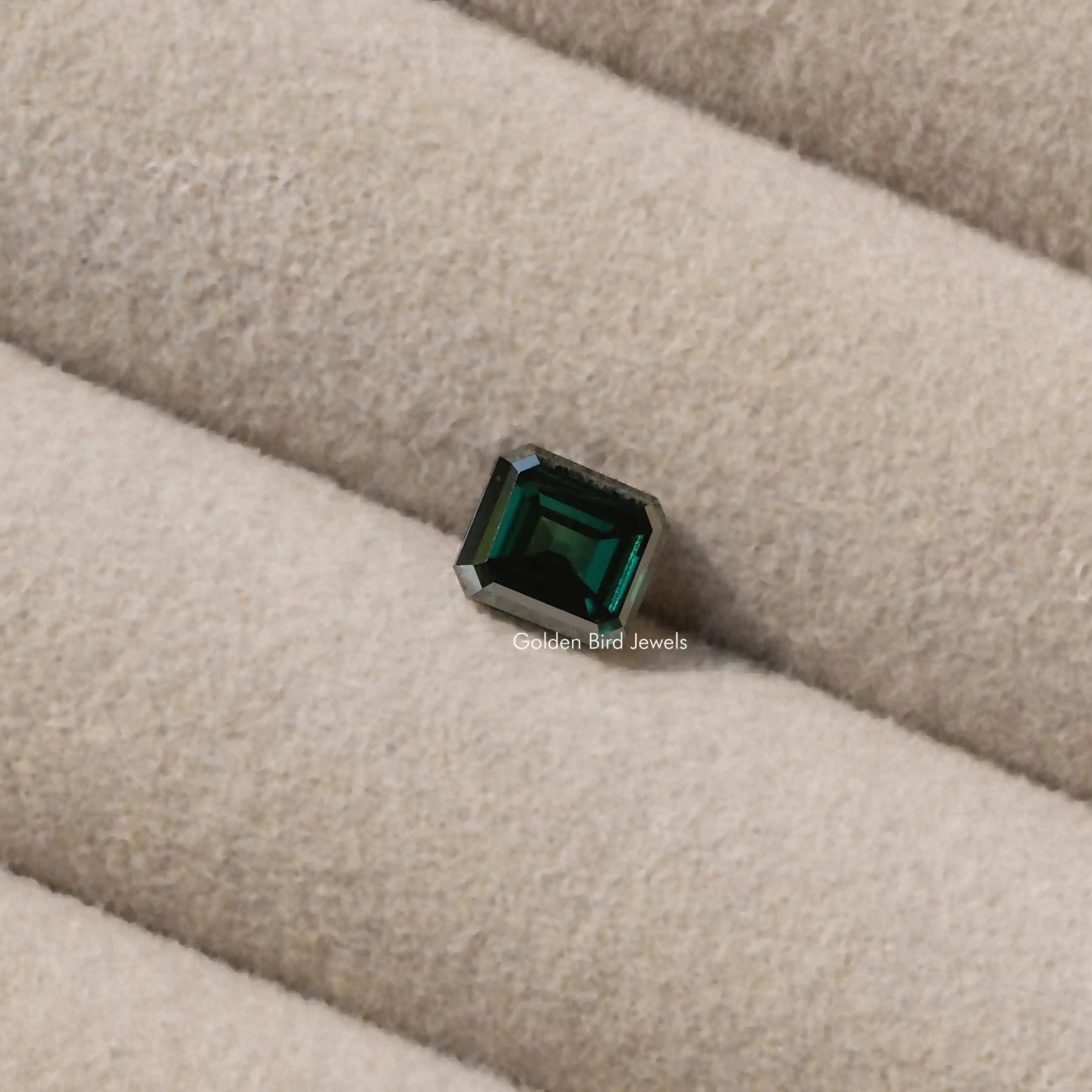 [Front view of asscher cut loose stone made of green color]-[Golden Bird Jewels]