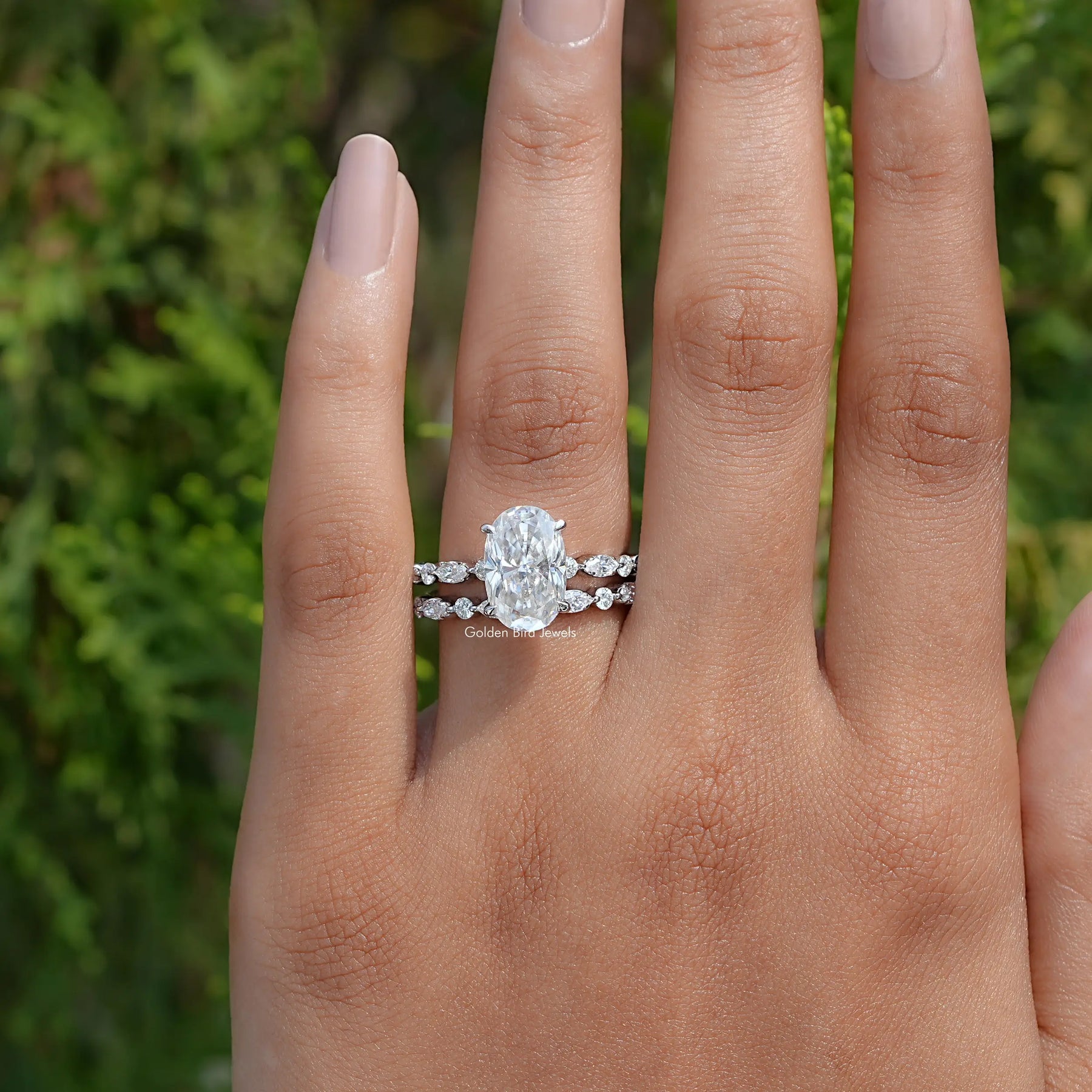 Crushed Ice Oval Cut Moissanite Bridal Ring Set