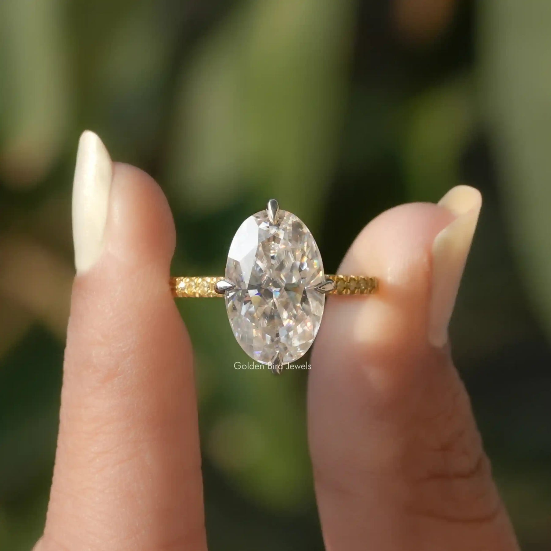 [Crushed Ice Oval Moissanite Engagement Ring]-[Golden Bird Jewels]