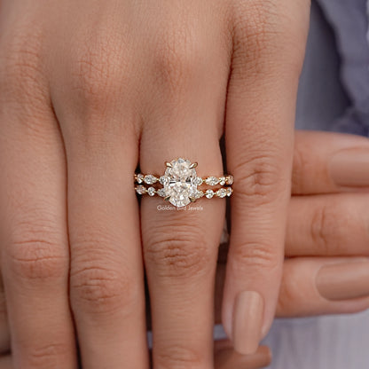 Crushed Ice Oval Cut Moissanite Bridal Ring Set