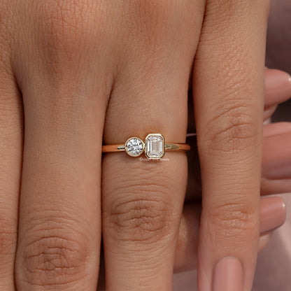 Emerald And Round Lab Diamond Toi Et Moi Ring