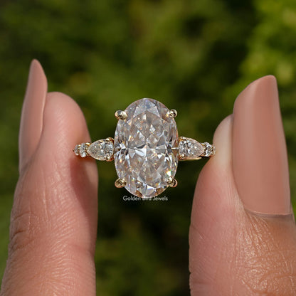 Oval Cut Moissanite Cluster Engagement Ring
