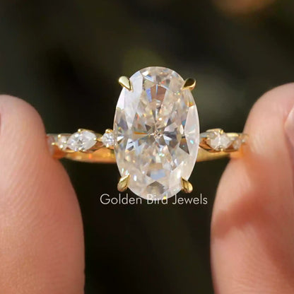 Crushed Ice Oval Cut Moissanite Accent Stone Ring
