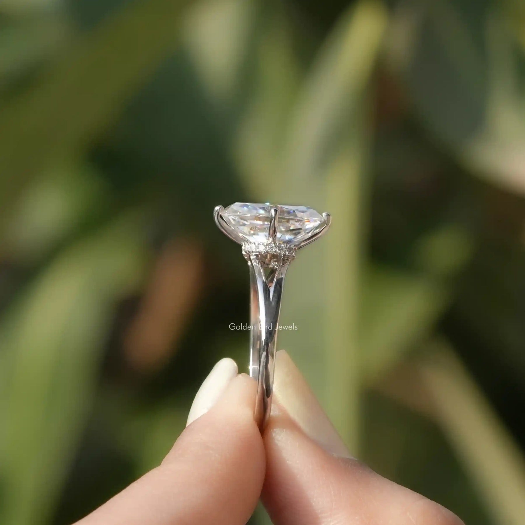 [Moissanite Crushed Ice Oval Cut Hidden Halo Ring]-[Golden Bird Jewels]