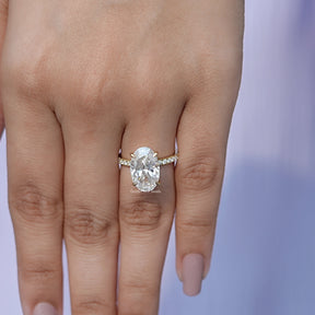 Crushed Ice Oval Cut Moissanite Solitaire Ring