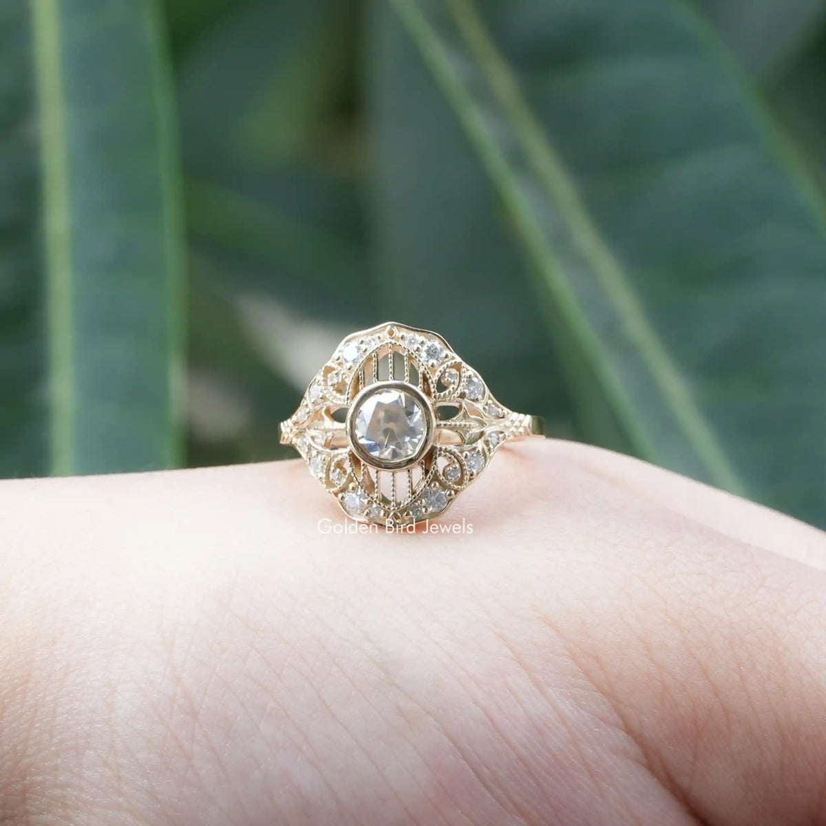 [Moissanite Round Cut Vintage Engagement Ring]-[Golden Bird Jewels]