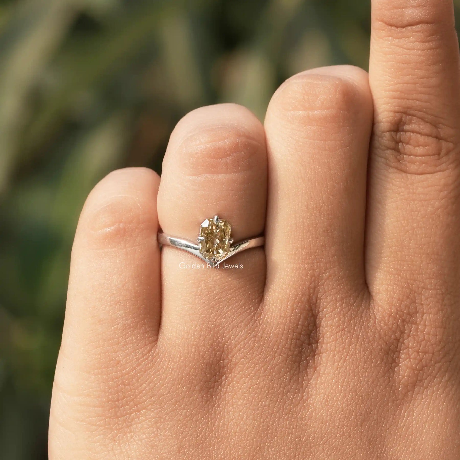 [Prong Setting Moissanite Radiant Cut Solitaire Ring]-[Golden Bird Jewels]