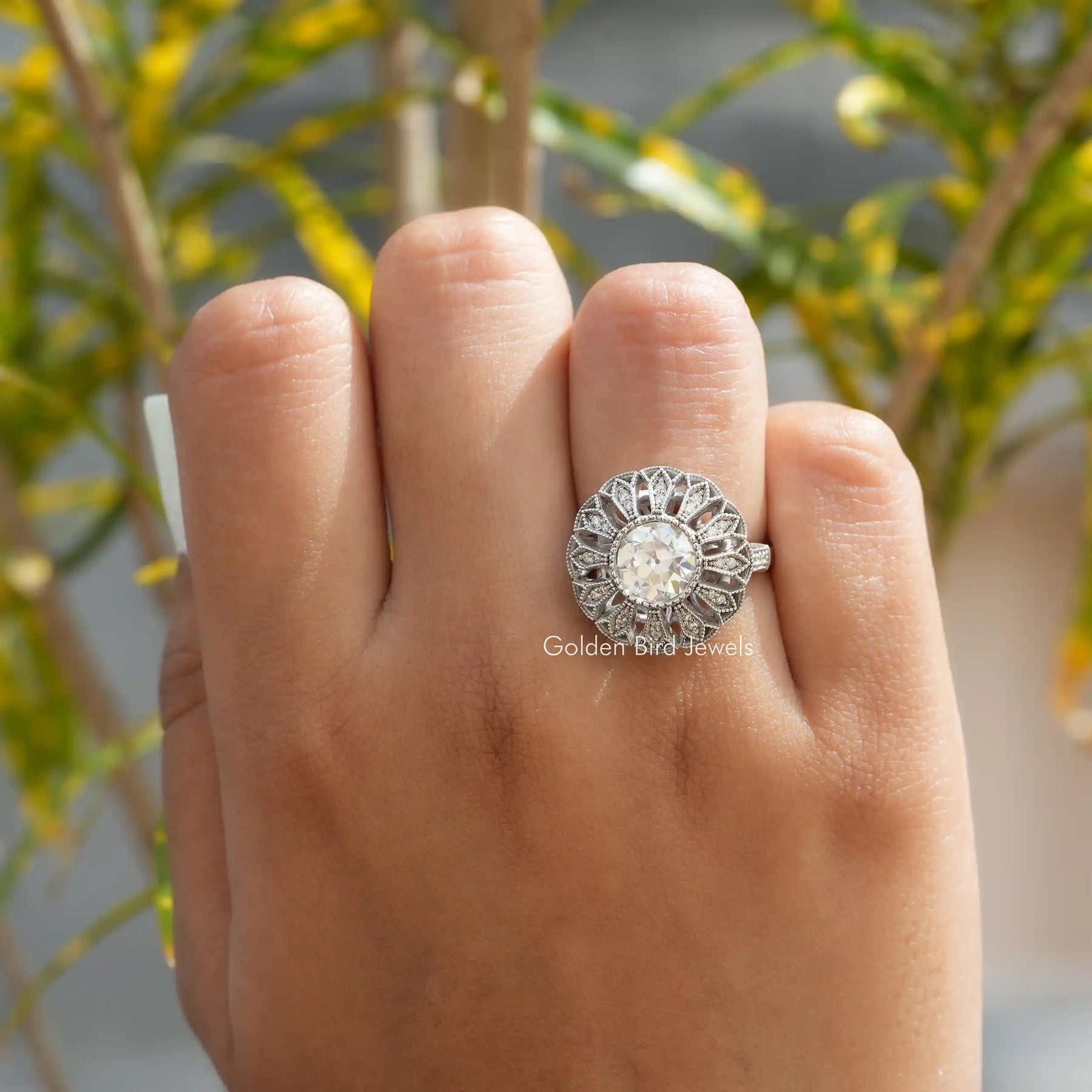 [Moissanite Round Cut Floral Style Vintage Ring]-[Golden Bird Jewels]