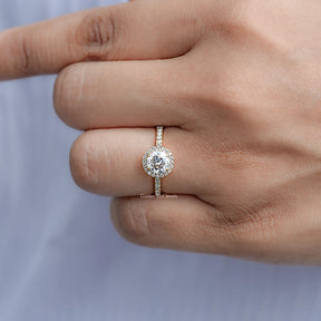 Close view of Round Cut Moissanite Engagement Ring