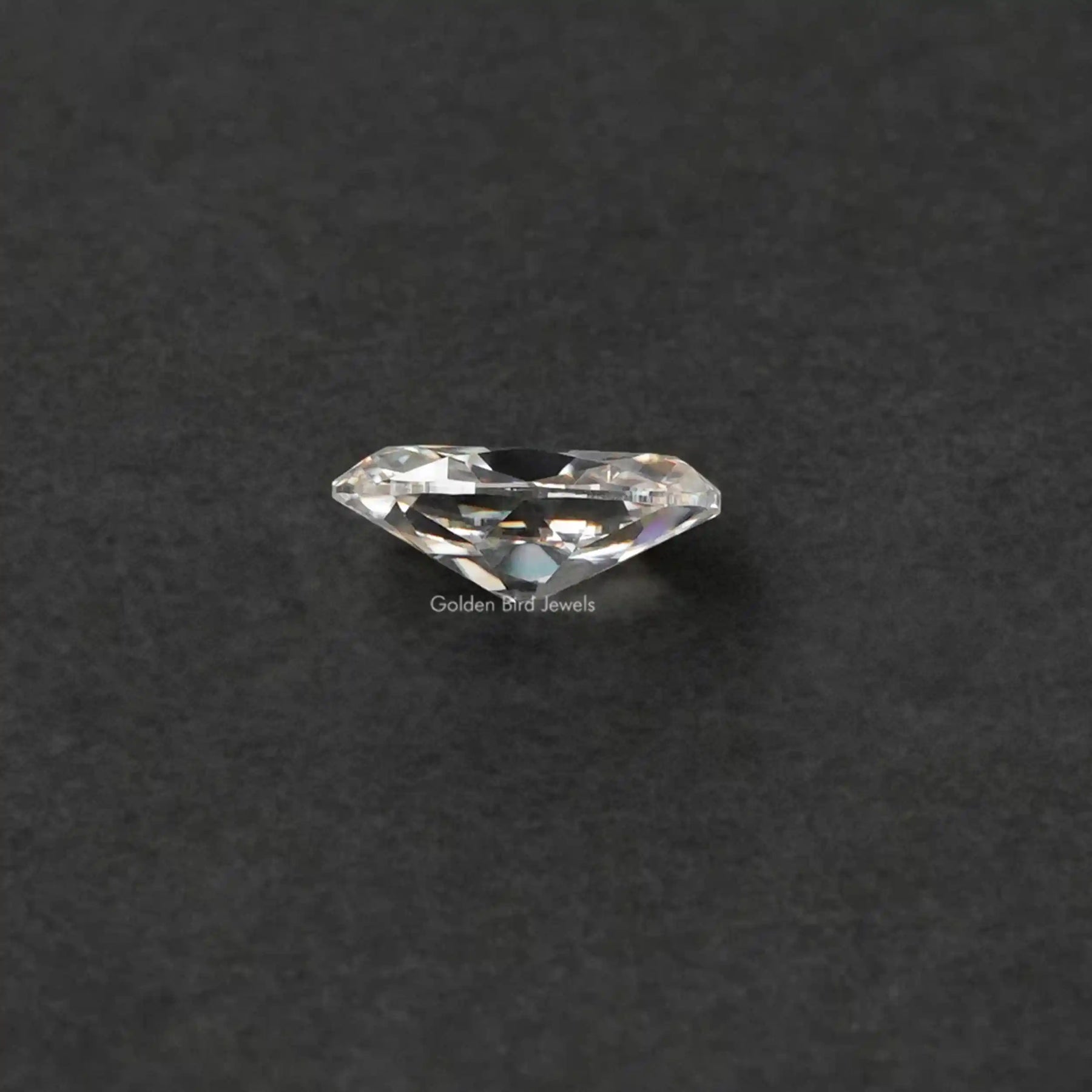 [Near Colorless Oval Shaped Loose Stone]-[Golden Bird Jewels]