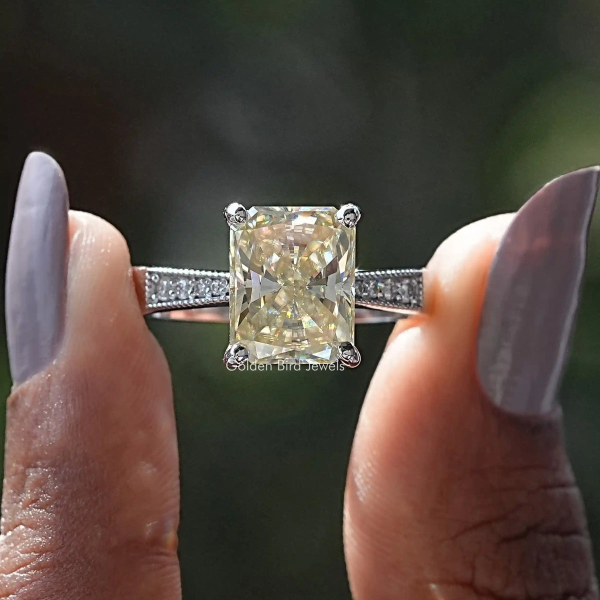 [Radiant Cut Moissanite Accent Stone Ring]-[Golden Bird Jewels]