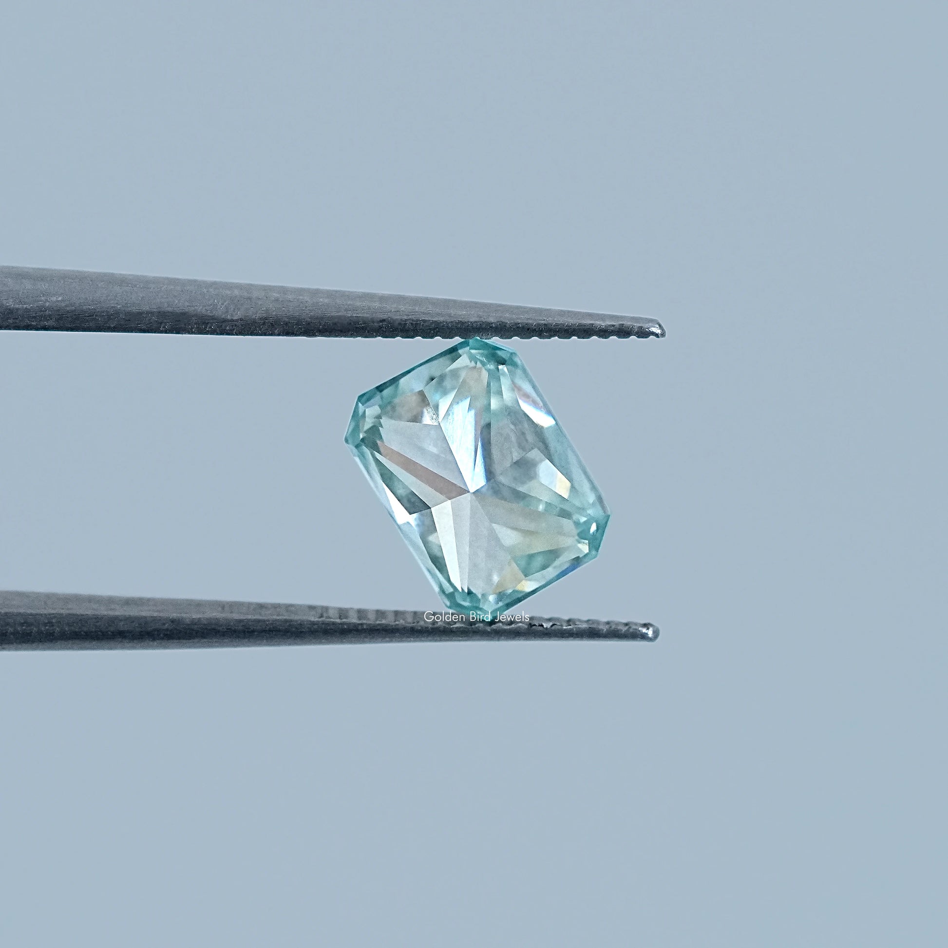 Detailed View Of Radiant Cut Loose Moissanite	