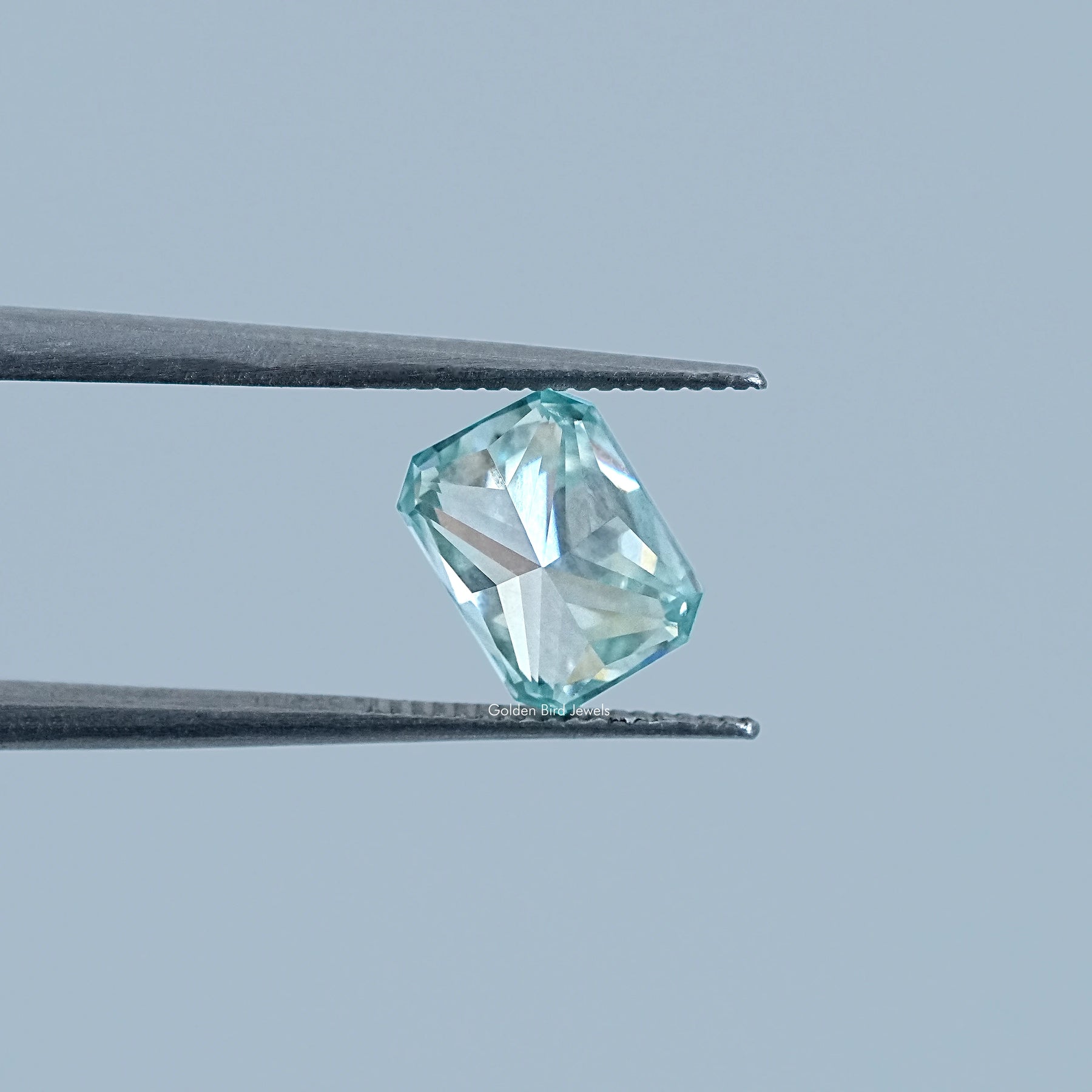 Detailed View Of Radiant Cut Loose Moissanite	