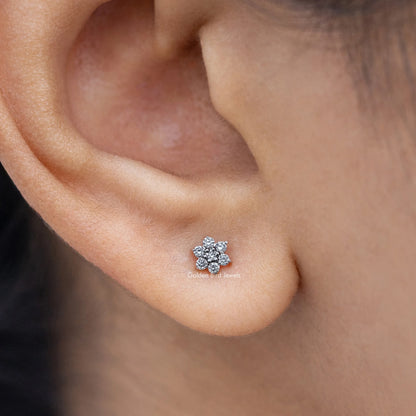 Floral-shaped diamond stud earring