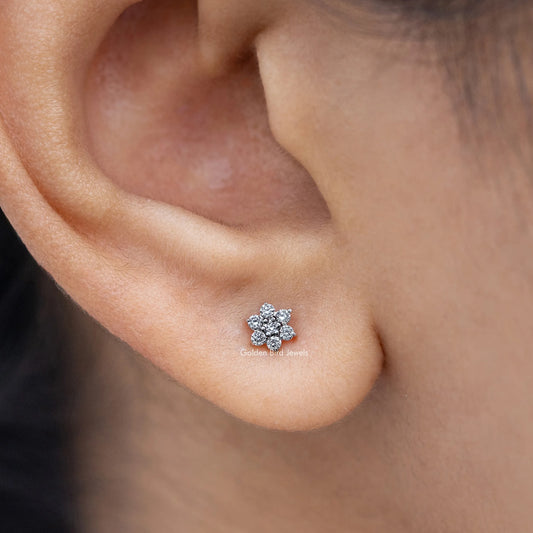 Floral-shaped diamond stud earring