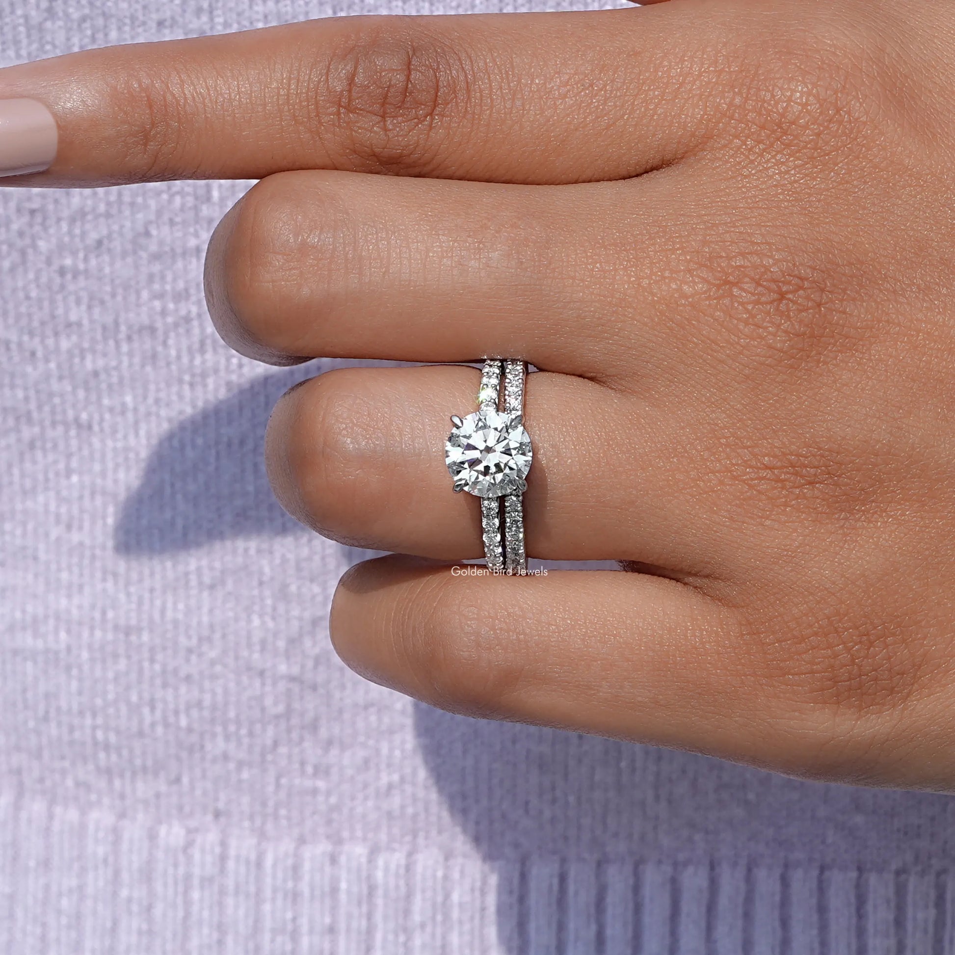 Detailed view of Round Cut Diamond Wedding Ring