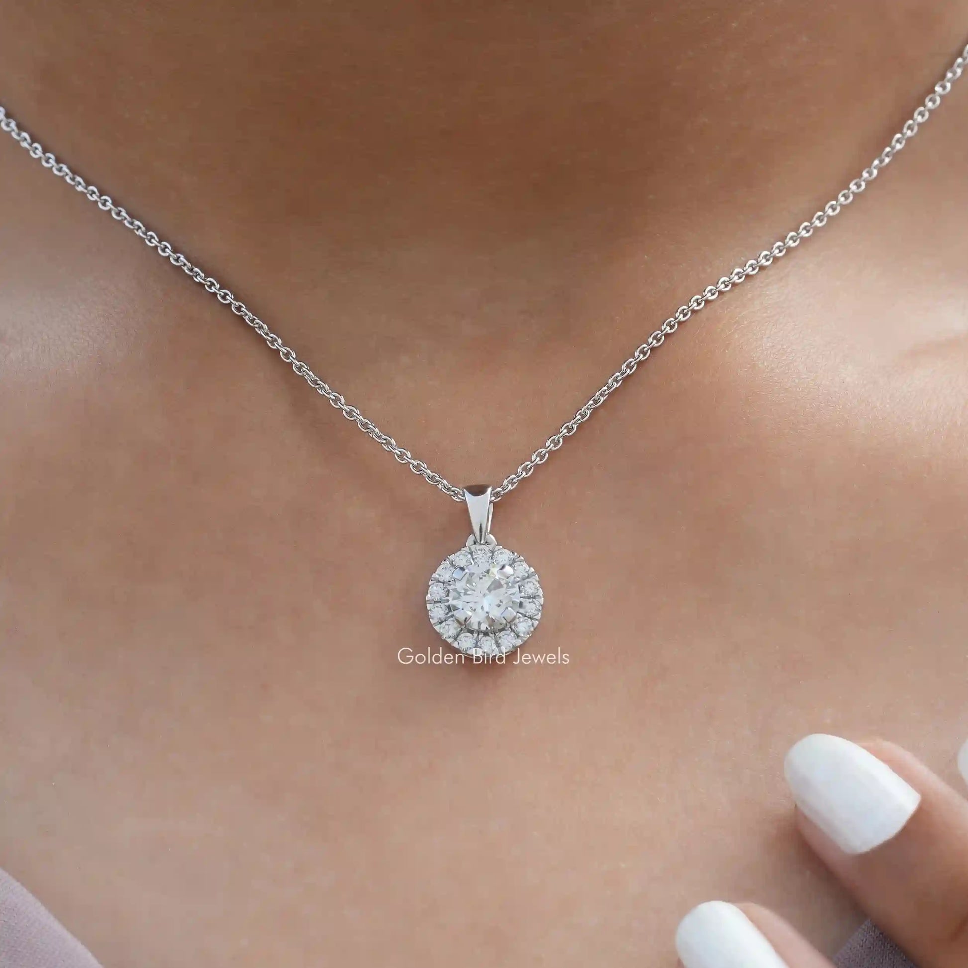Round Wedding Pendant Set In Prongs Setting