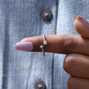 [Round Cut Moissanite Wedding Band In White Gold]-[Golden Bird Jewels]