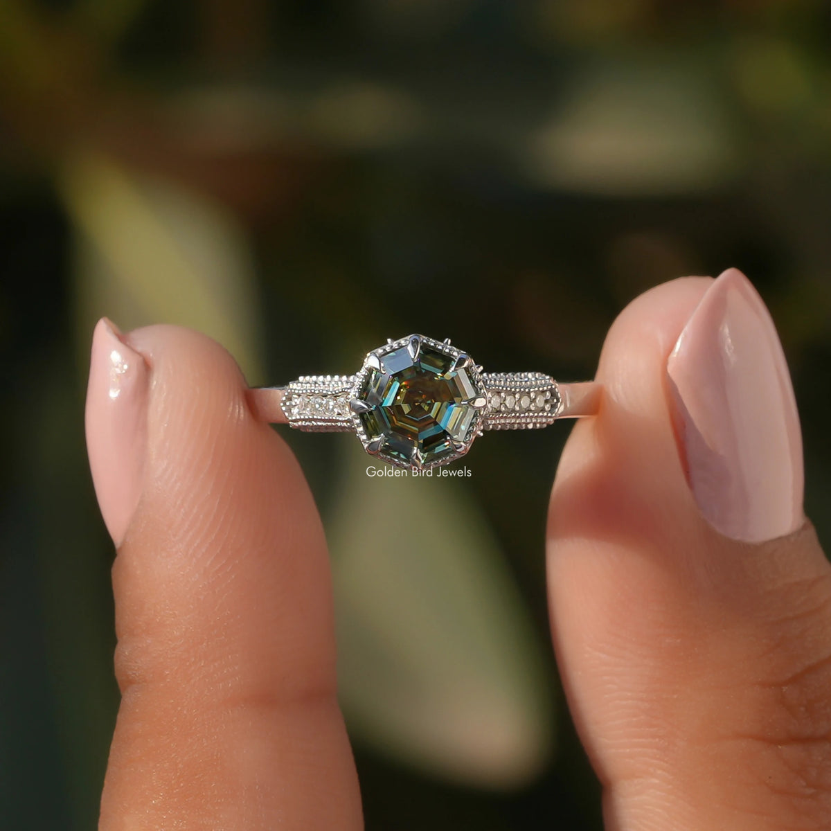 [Step Cut Octagon Moissanite Accent Stone Ring]-[Golden Bird Jewels]